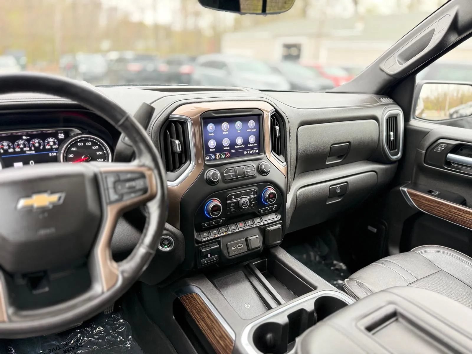 Used 2020 Chevrolet Silverado 1500 High Country w/ Technology Package AWD/4WD image 34