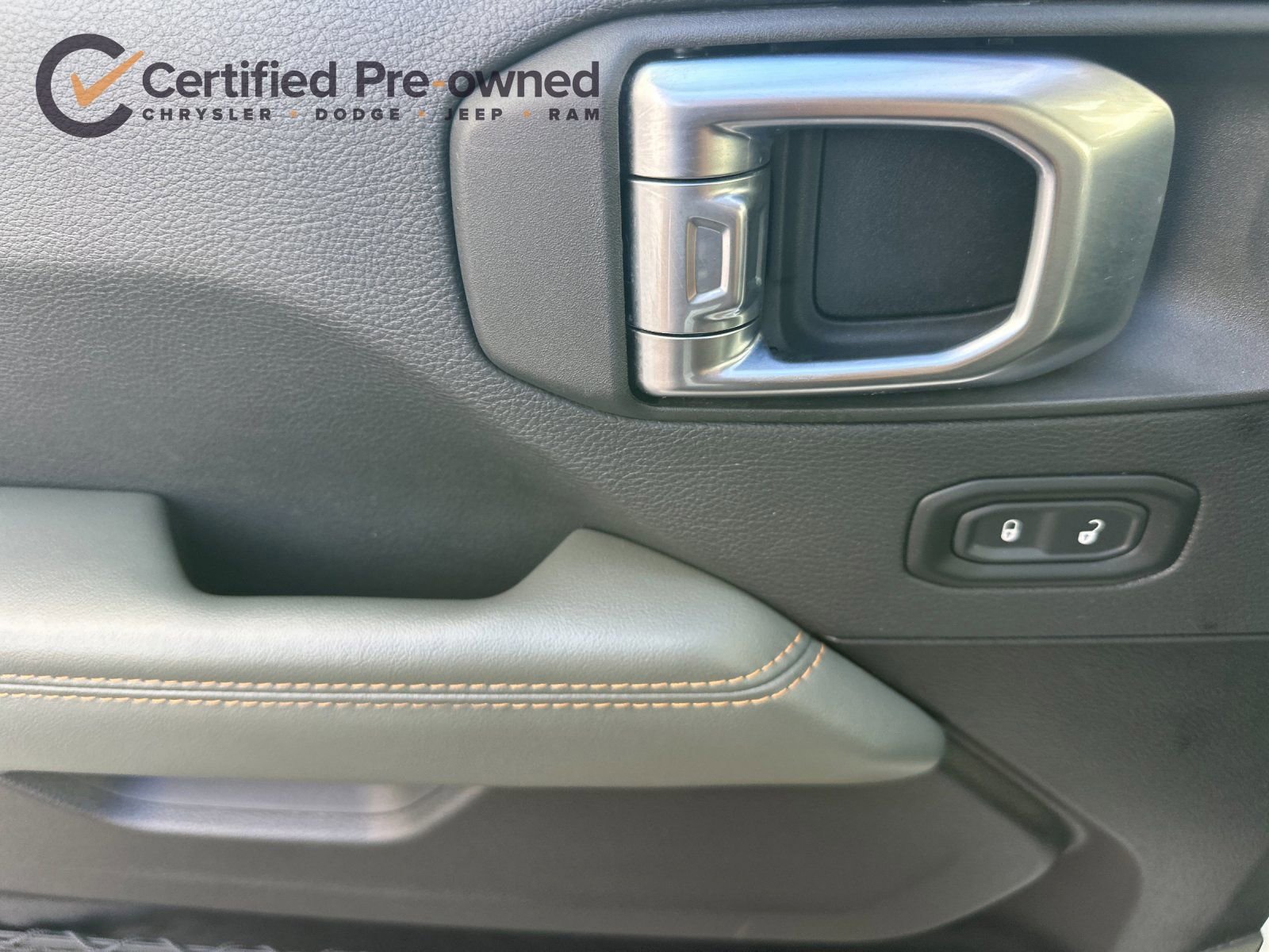Certified 2024 Jeep Gladiator Mojave AWD/4WD image 12