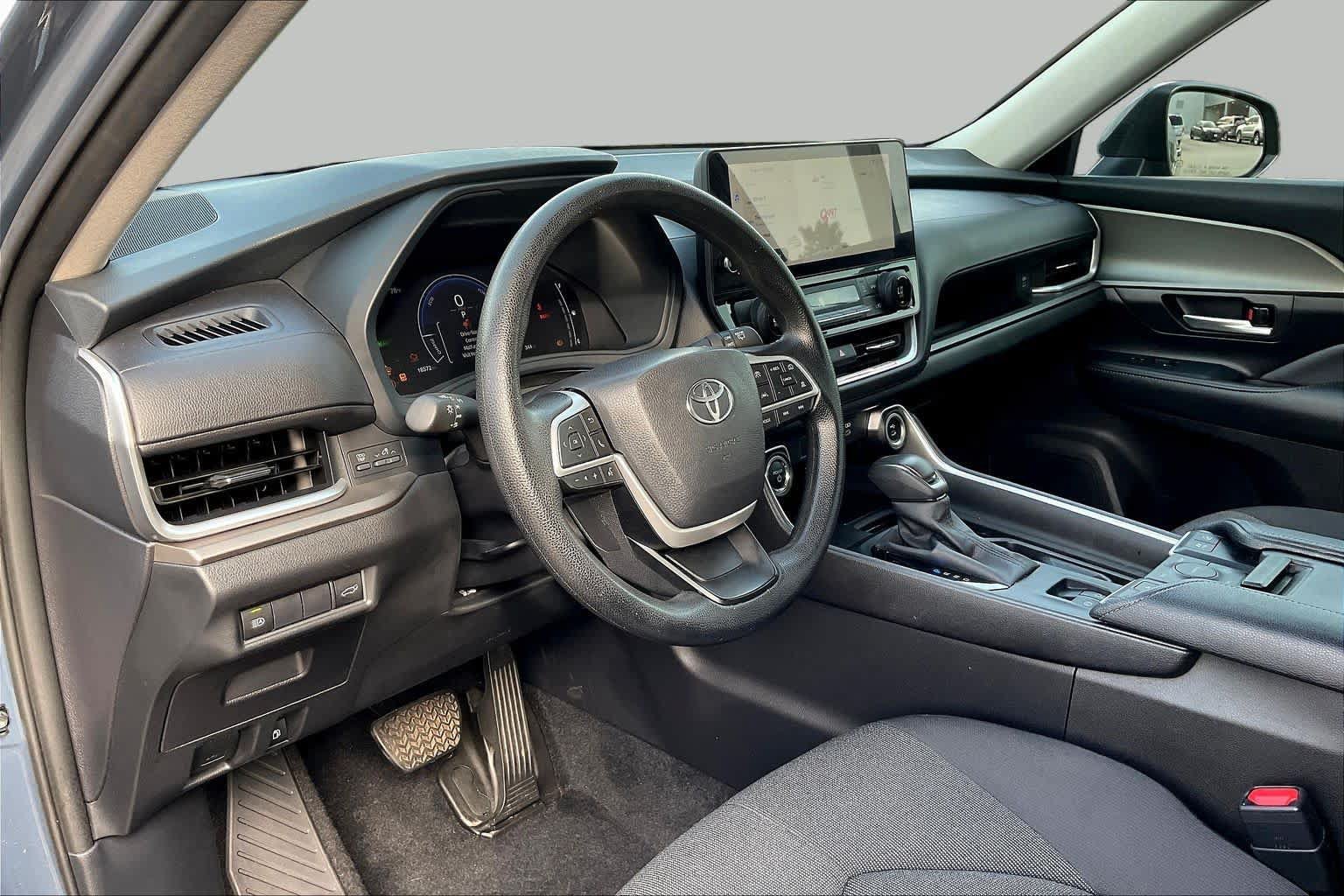 Used 2025 Toyota Grand Highlander AWD Hybrid image 17