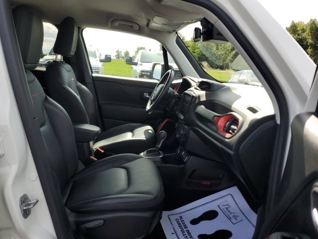 Used 2023 Jeep Renegade Trailhawk w/ Trailhawk Elite Group AWD/4WD image 23