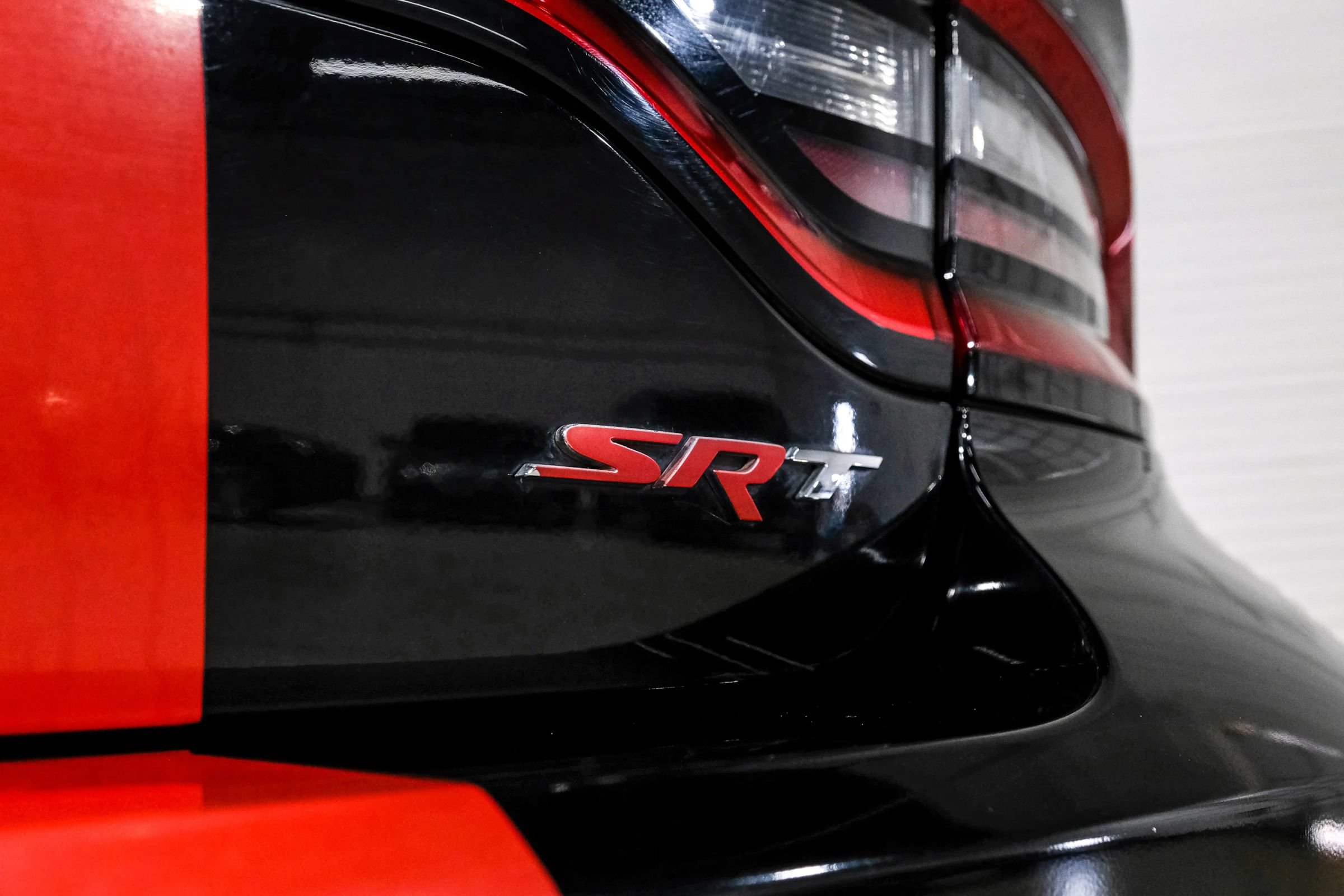 Used 2016 Dodge Charger SRT w/ Harman/Kardon Audio Group RWD image 59