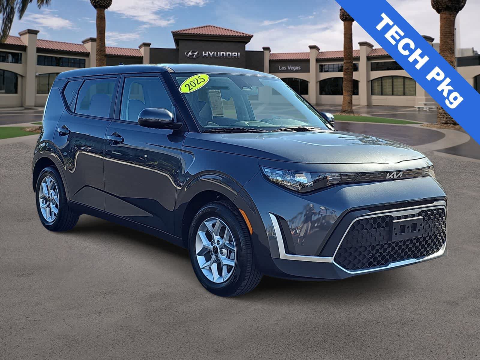 Used 2025 Kia Soul FWD image 2