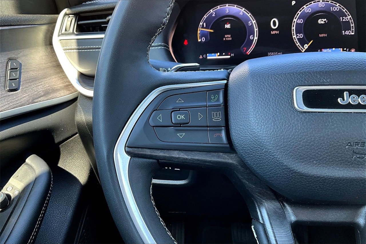 Certified 2024 Jeep Grand Cherokee Limited image 27