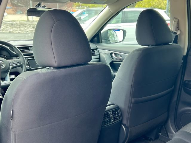 Used 2020 Nissan Rogue S FWD image 31