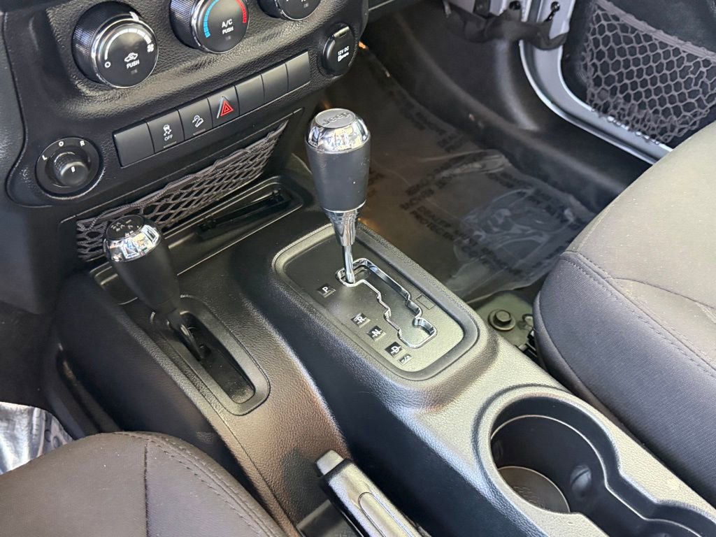 Used 2015 Jeep Wrangler Unlimited Sport AWD/4WD image 17