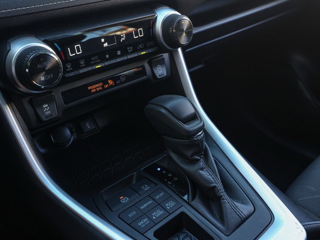 Used 2022 Toyota RAV4 XLE image 31