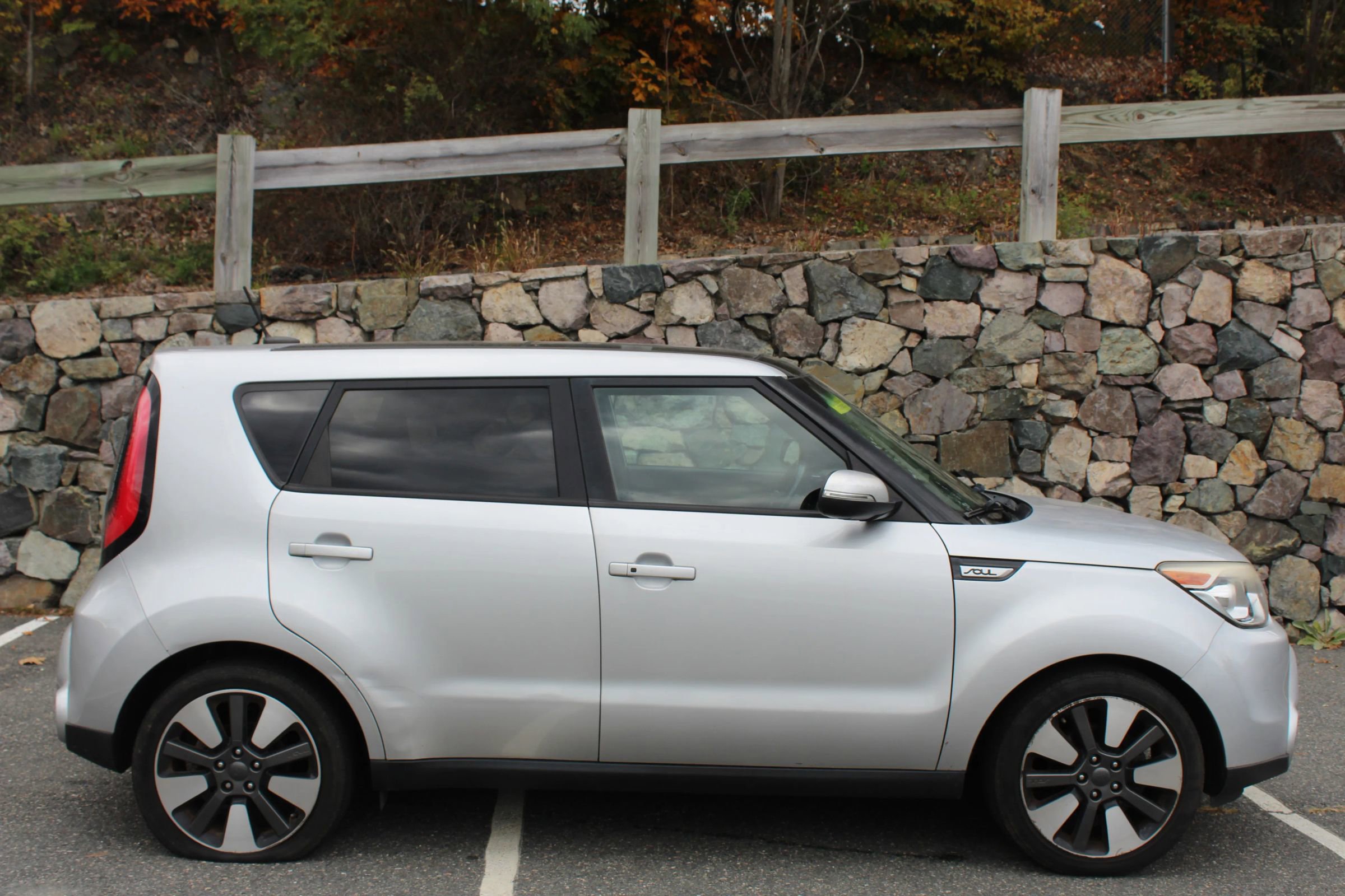 Used 2015 Kia Soul ! w/ Sun & Sound Package image 5