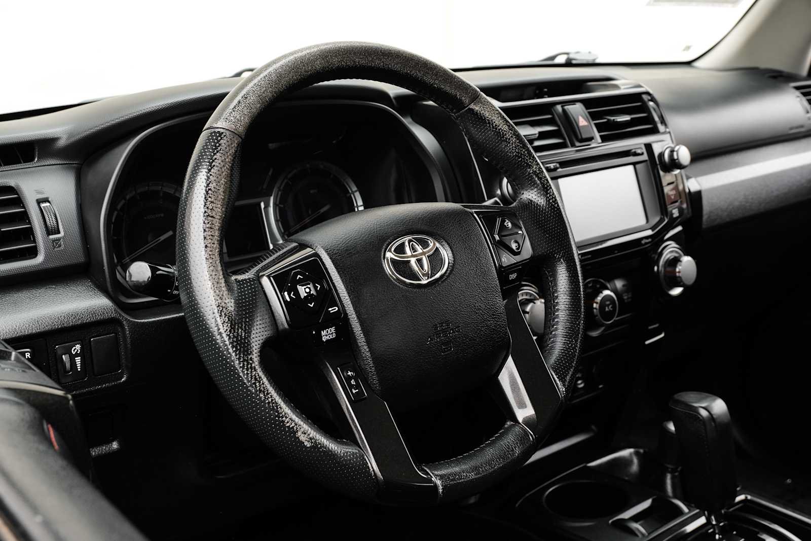 Used 2015 Toyota 4Runner Trail AWD/4WD image 17