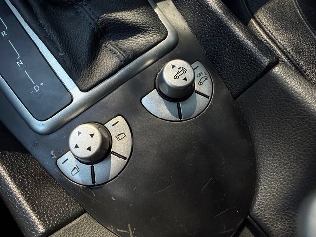 Used 2010 Mercedes-Benz SLK 350 image 27