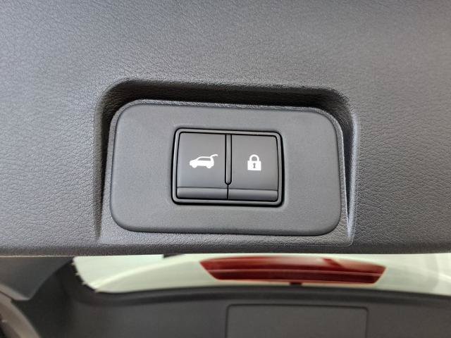 Certified 2026 Nissan Rogue SV FWD image 24