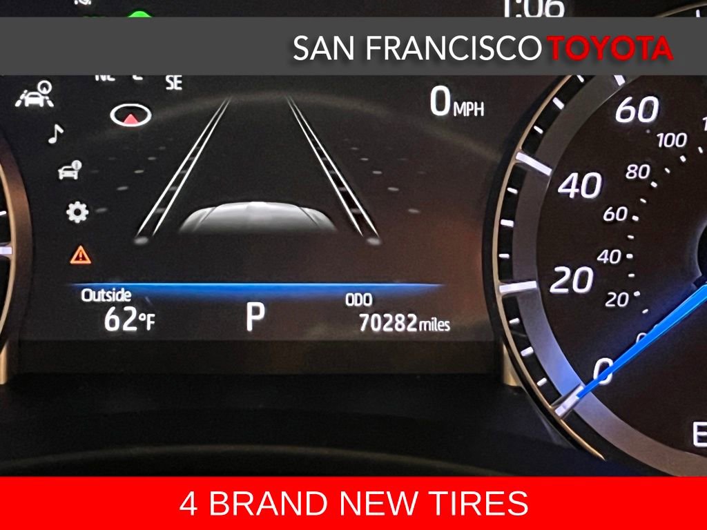 Used 2022 Toyota Highlander XLE AWD/4WD image 36