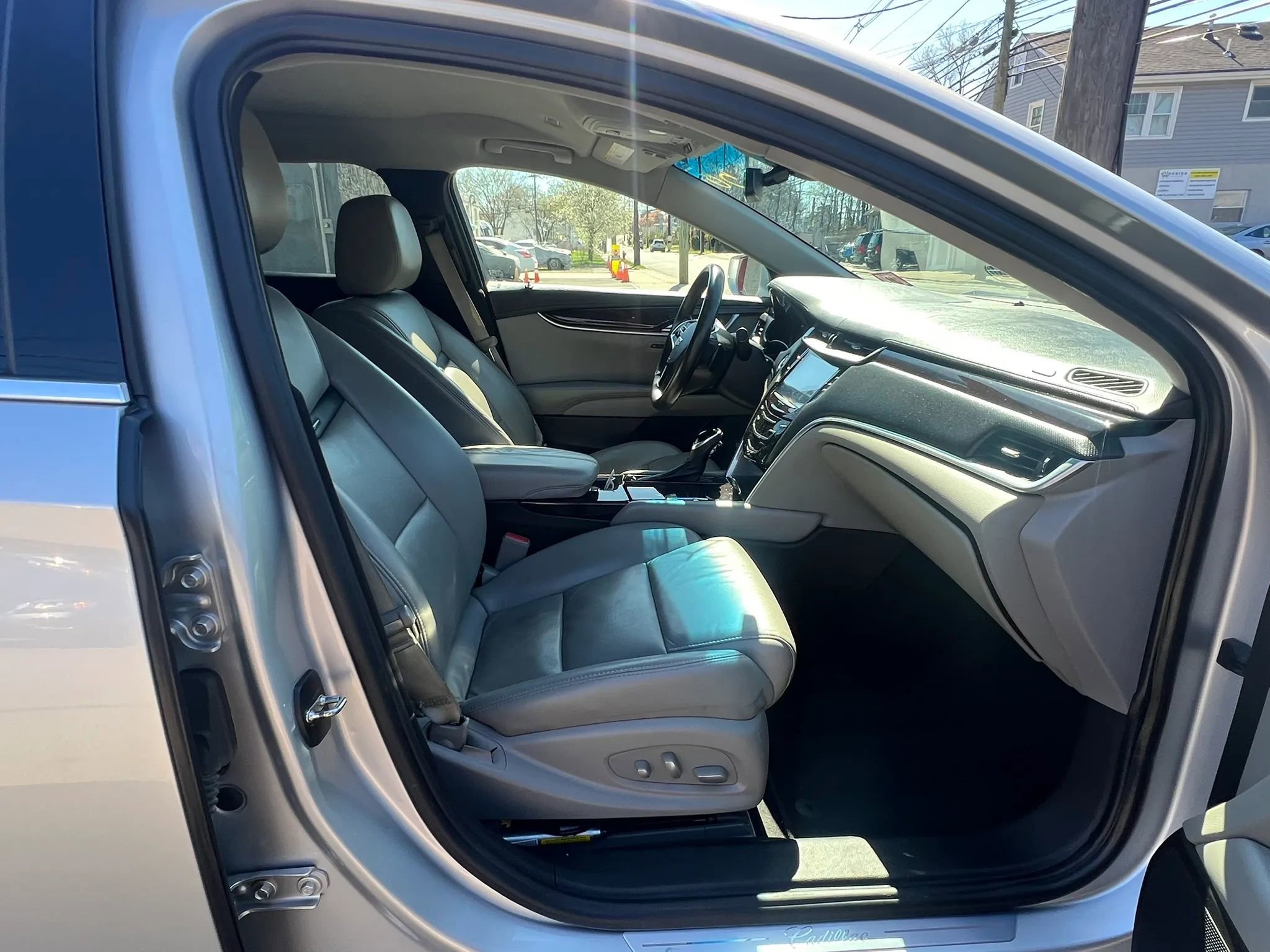 Used 2017 Cadillac XTS Luxury image 30