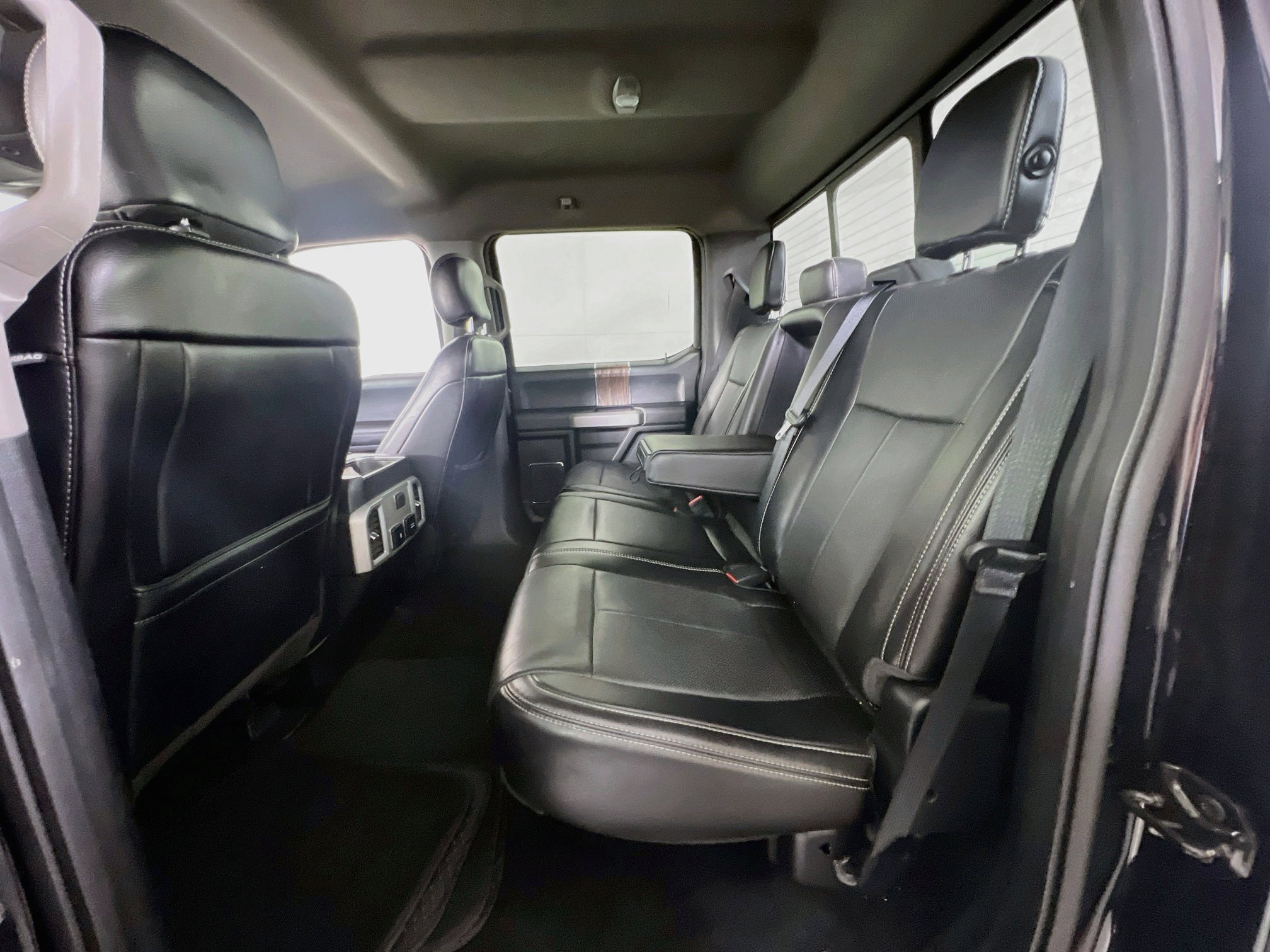 Used 2018 Ford F150 Lariat w/ Max Trailer Tow Package image 24