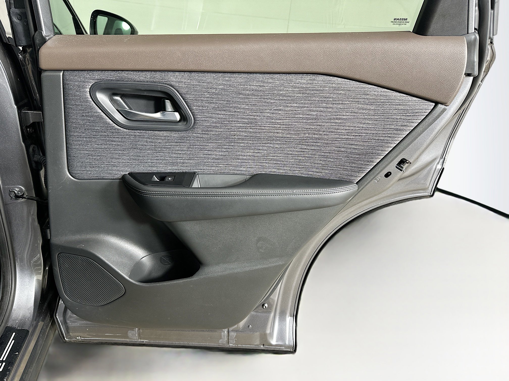 Used 2023 Nissan Rogue SV FWD image 28