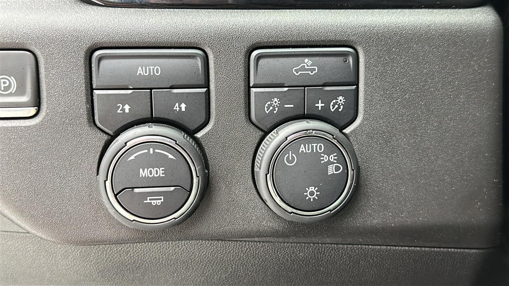 Used 2024 Chevrolet Silverado 1500 LT AWD/4WD image 21