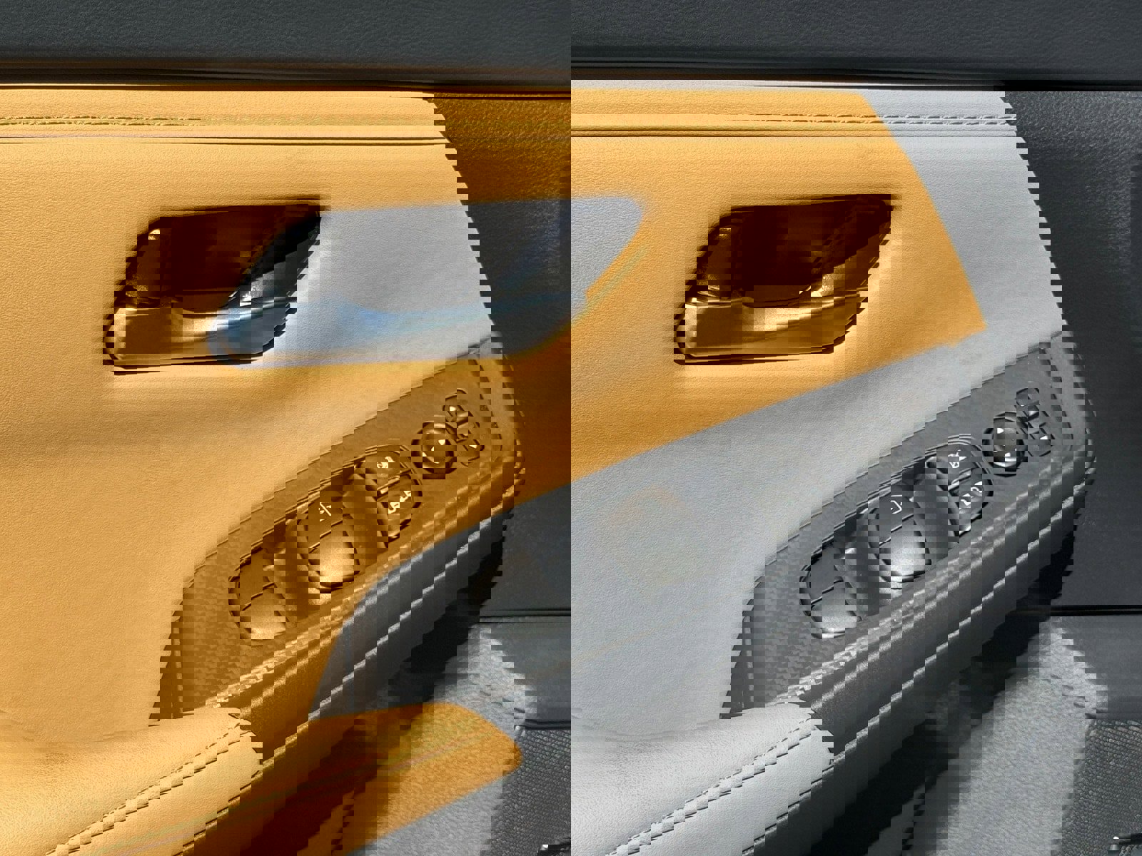 New 2025 Nissan Sentra SV w/ SV Premium Package image 18