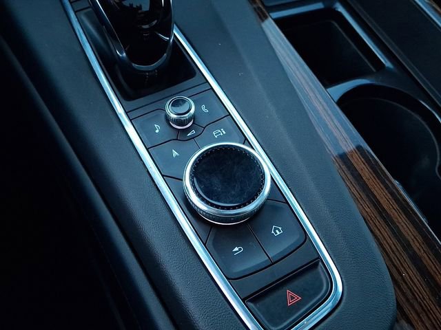 Certified 2022 Cadillac Escalade Premium Luxury image 20