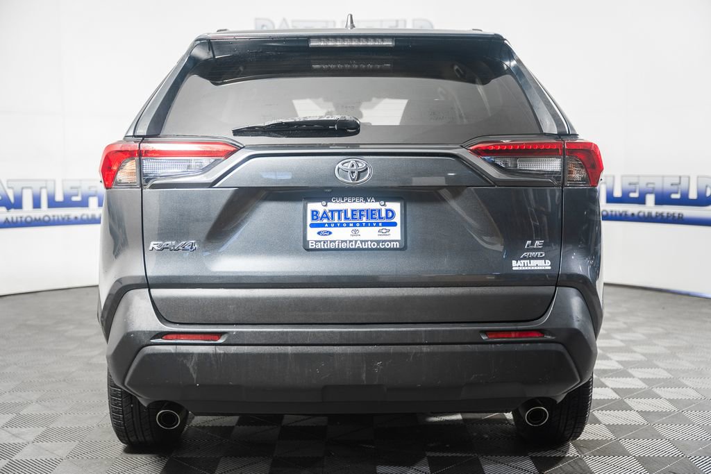 Used 2020 Toyota RAV4 LE image 5