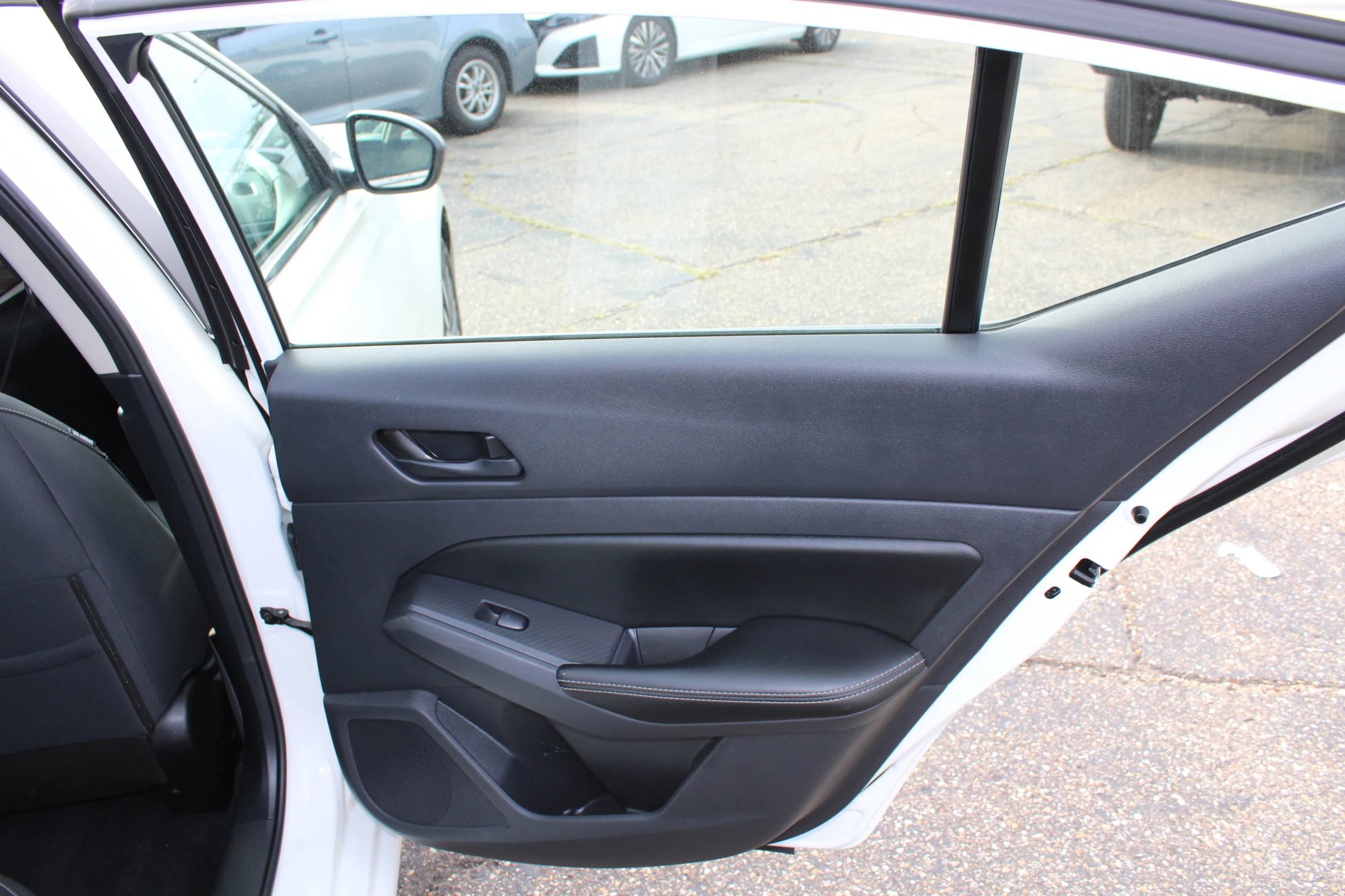 Used 2024 Nissan Altima 2.5 SV FWD image 17