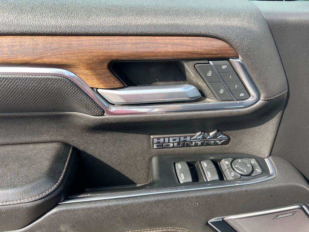 Used 2023 Chevrolet Silverado 1500 High Country w/ Technology Package image 16