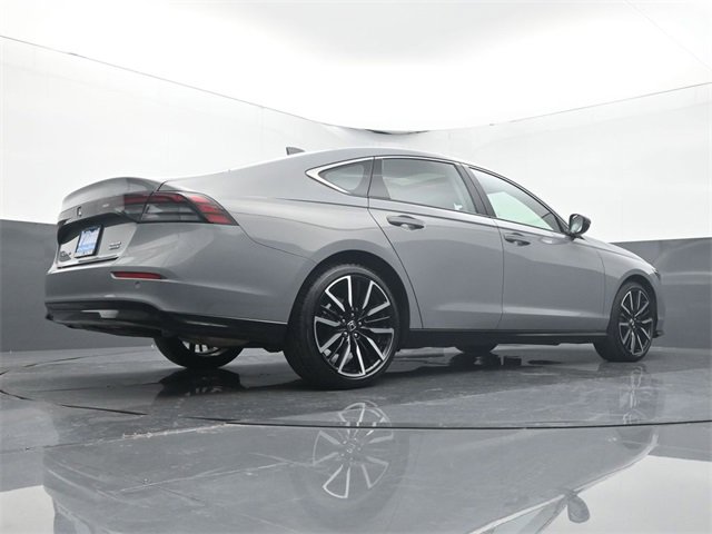 Used 2024 Honda Accord Touring image 11