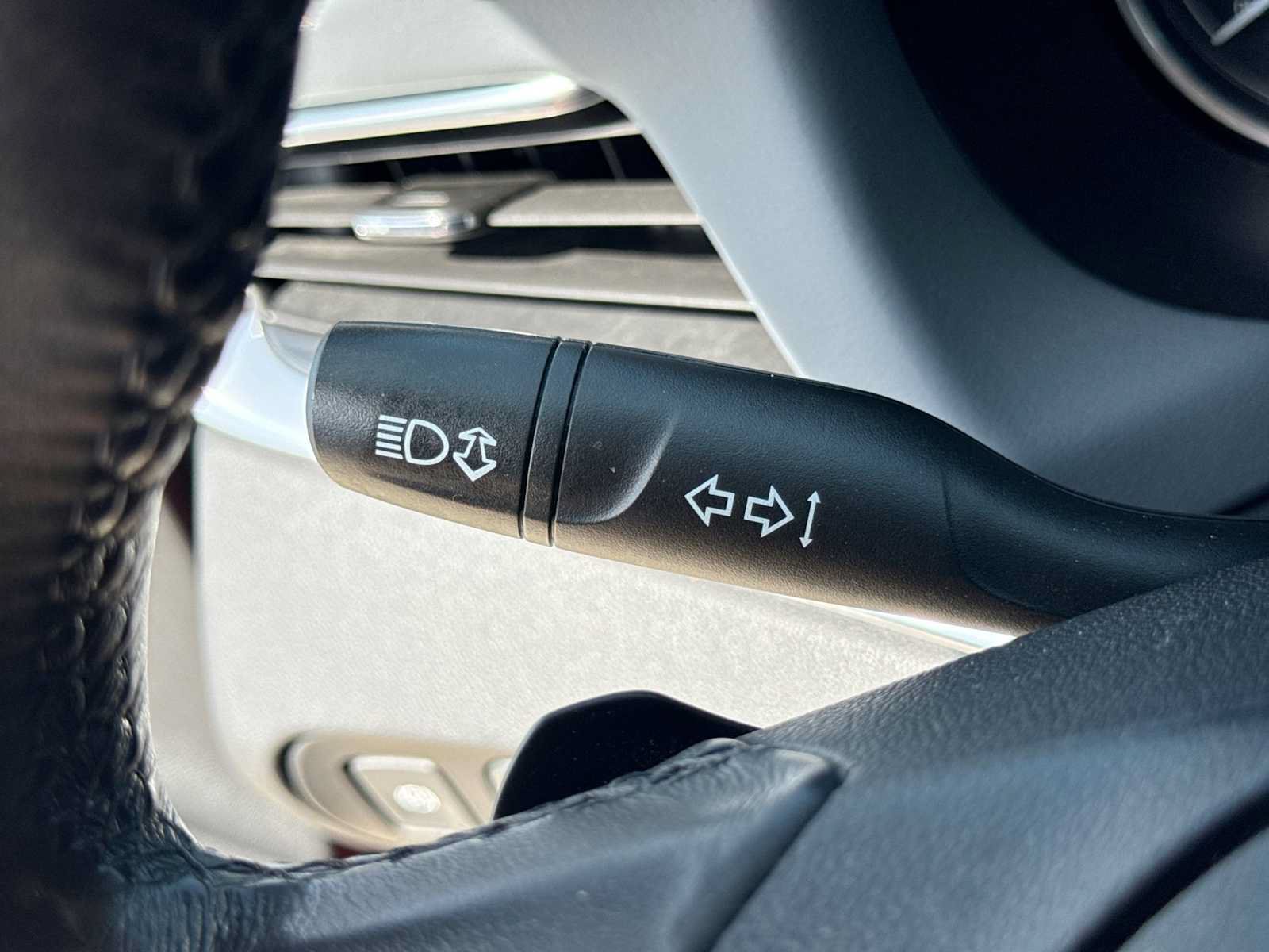 Used 2020 Buick Enclave Essence w/ LPO, Floor Liner Package FWD image 25