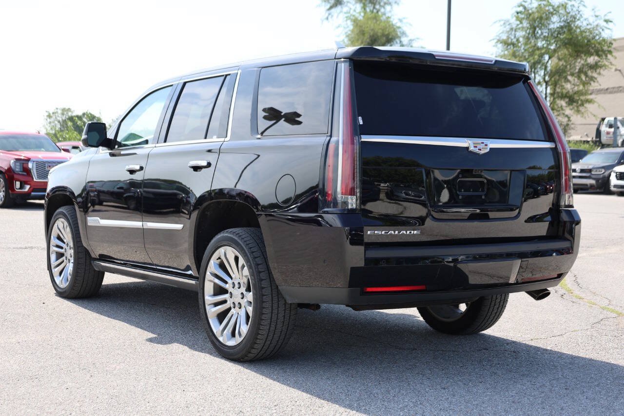 Used 2019 Cadillac Escalade Premium Luxury w/ LPO, Radiant Package AWD/4WD image 11
