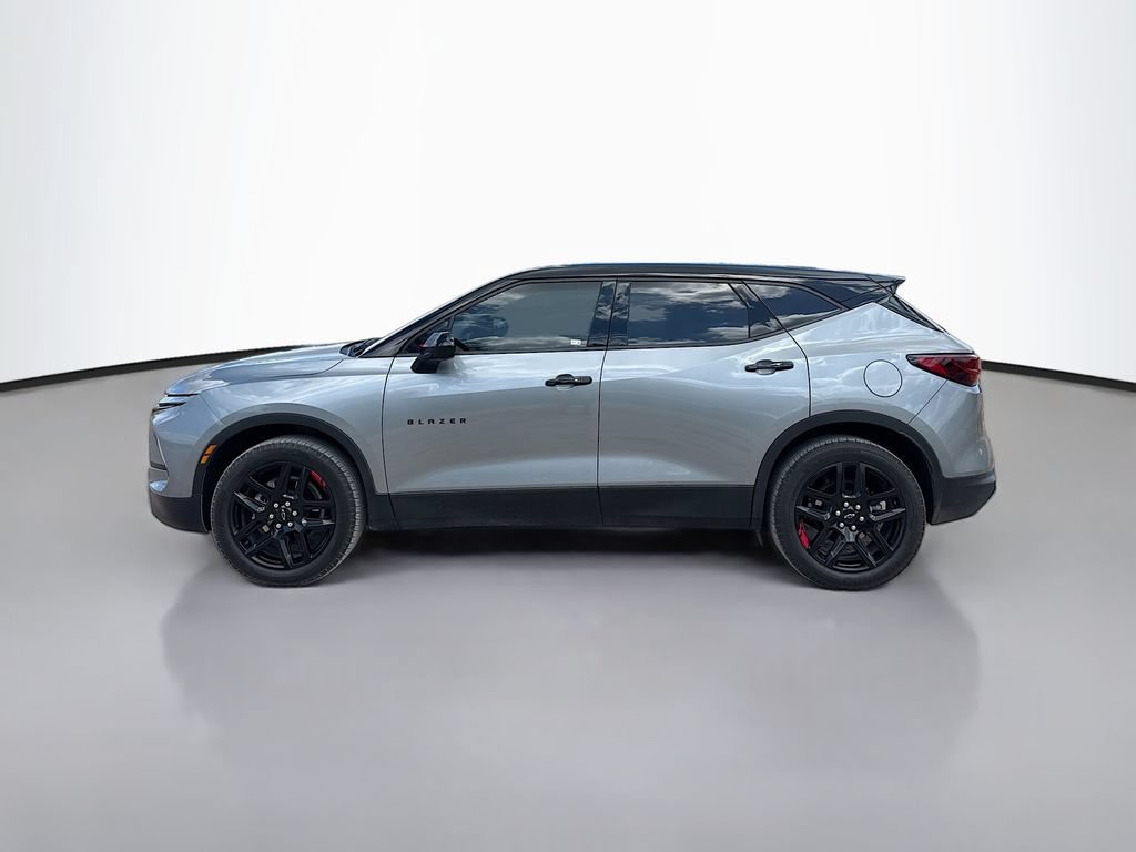 Used 2025 Chevrolet Blazer LT w/ Redline Edition FWD image 4