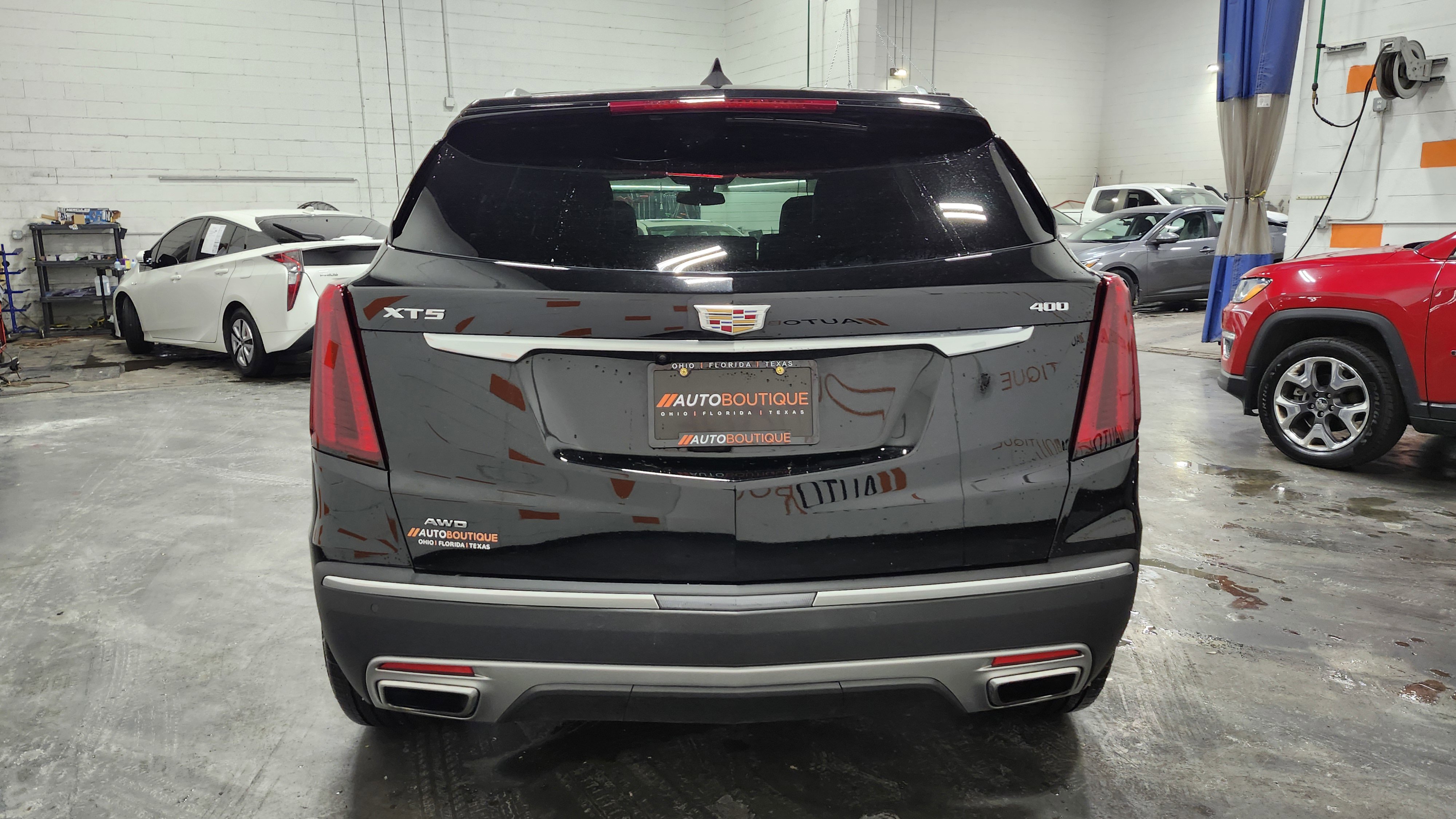 Used 2025 Cadillac XT5 Premium Luxury image 16