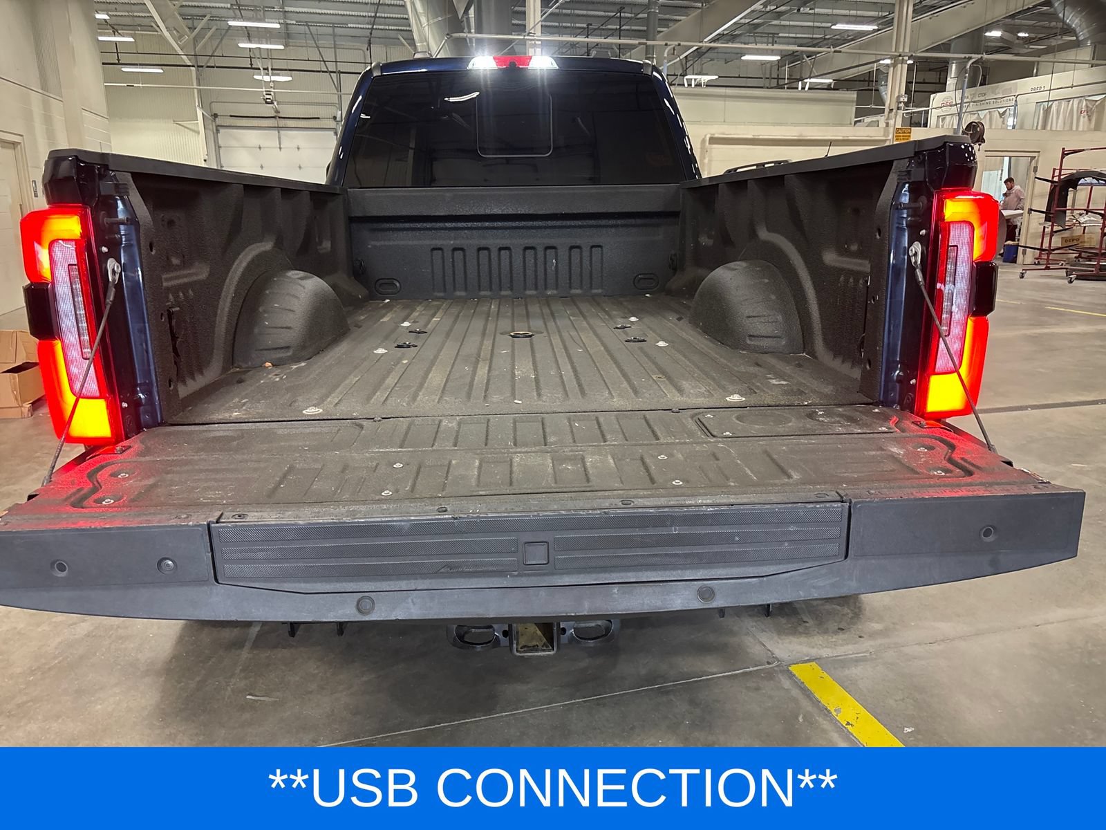 Used 2024 Ford F450 Platinum w/ FX4 Off-Road Package AWD/4WD image 10