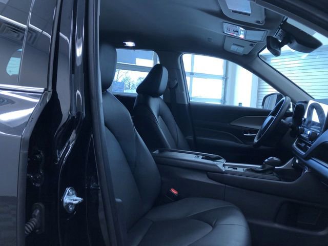 Used 2025 Toyota Grand Highlander AWD image 25