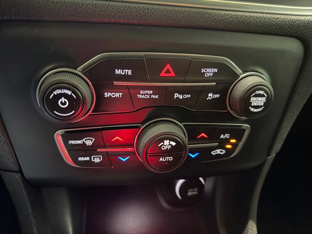 Used 2018 Dodge Charger SXT Plus w/ Beats Audio Group RWD image 22