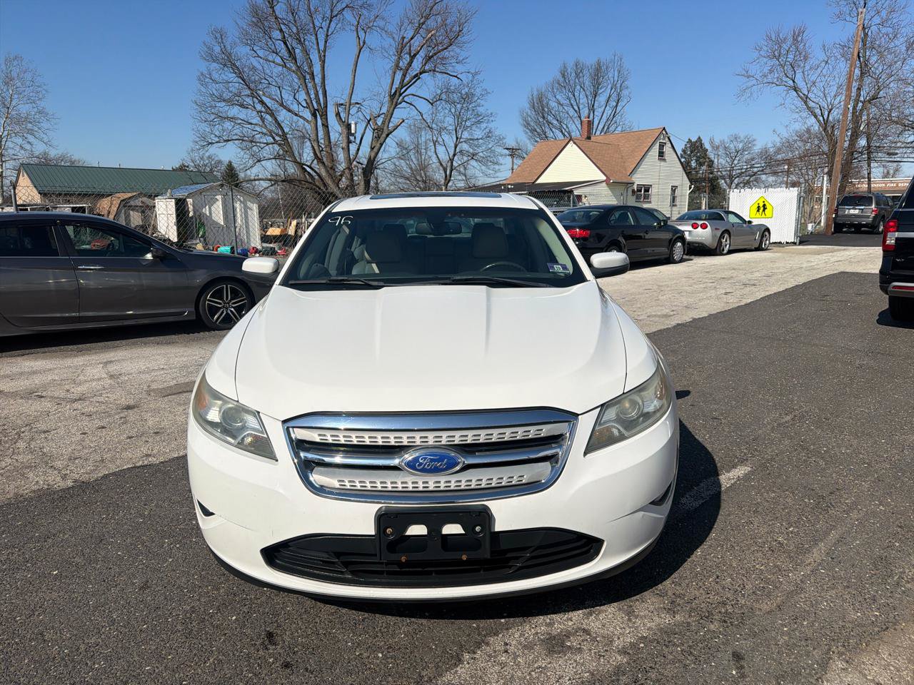 Used 2012 Ford Taurus SEL FWD image 2