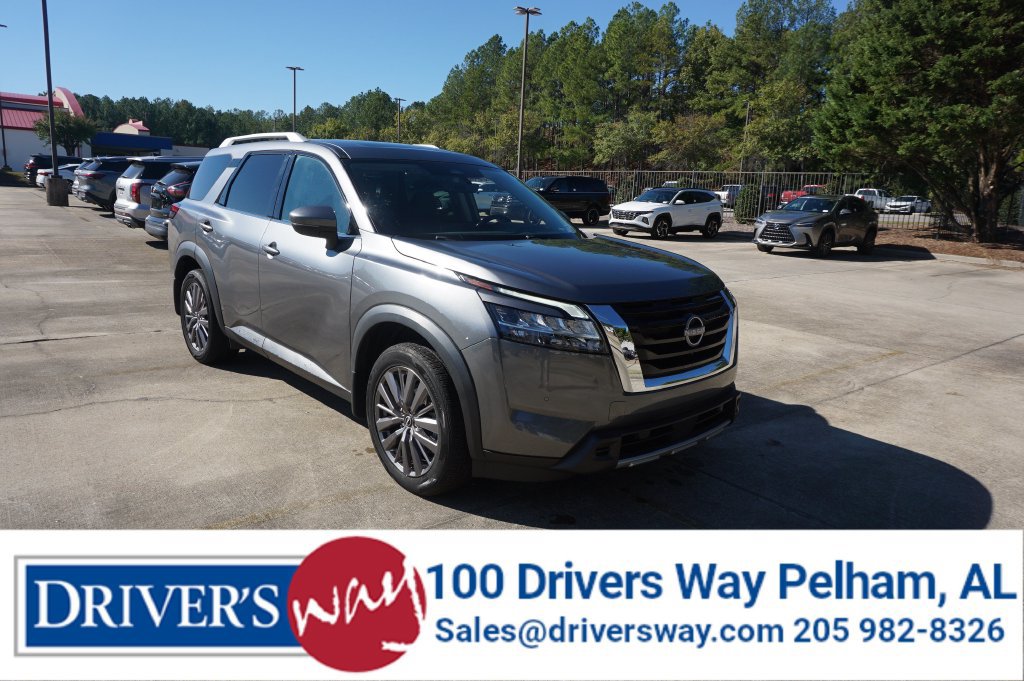 Used 2024 Nissan Pathfinder SL w/ SL Premium Package FWD image 1