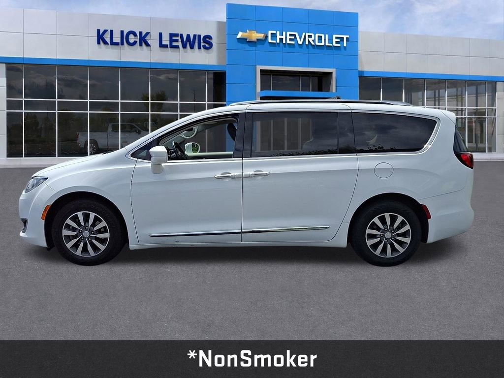 Used 2020 Chrysler Pacifica Touring-L Plus FWD image 4