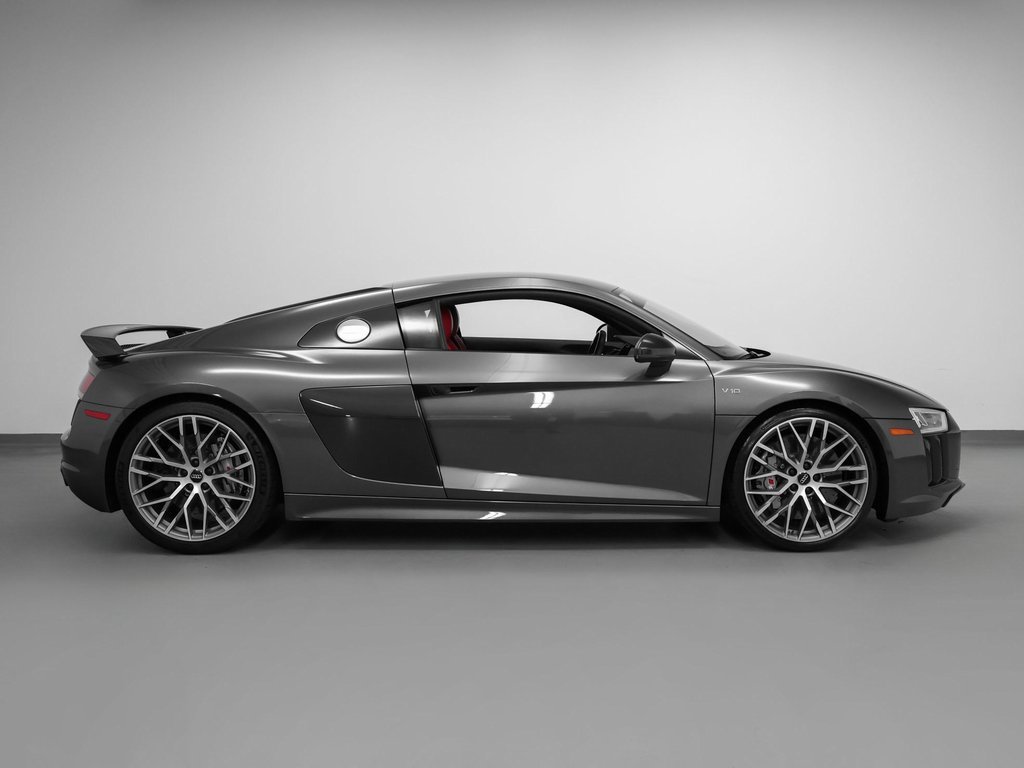 Used 2017 Audi R8 V10 plus image 4