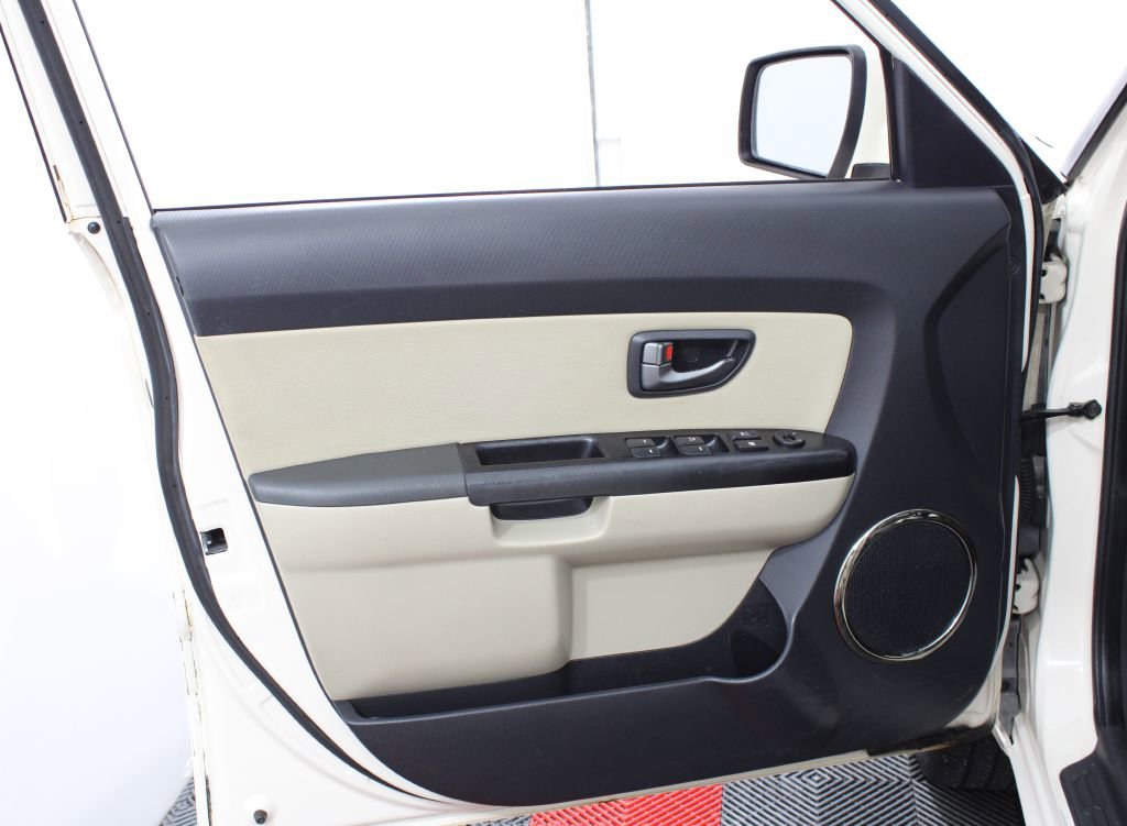 Used 2011 Kia Soul ! FWD image 12