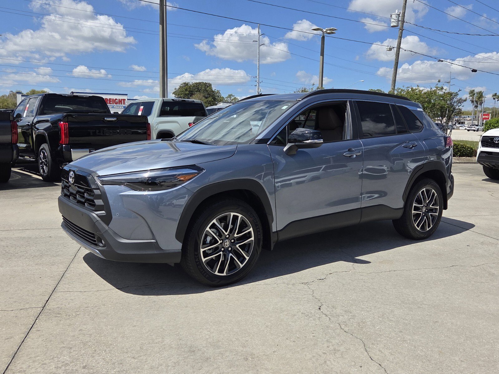 Used 2026 Toyota Corolla Cross XLE w/ Convenience Package image 3