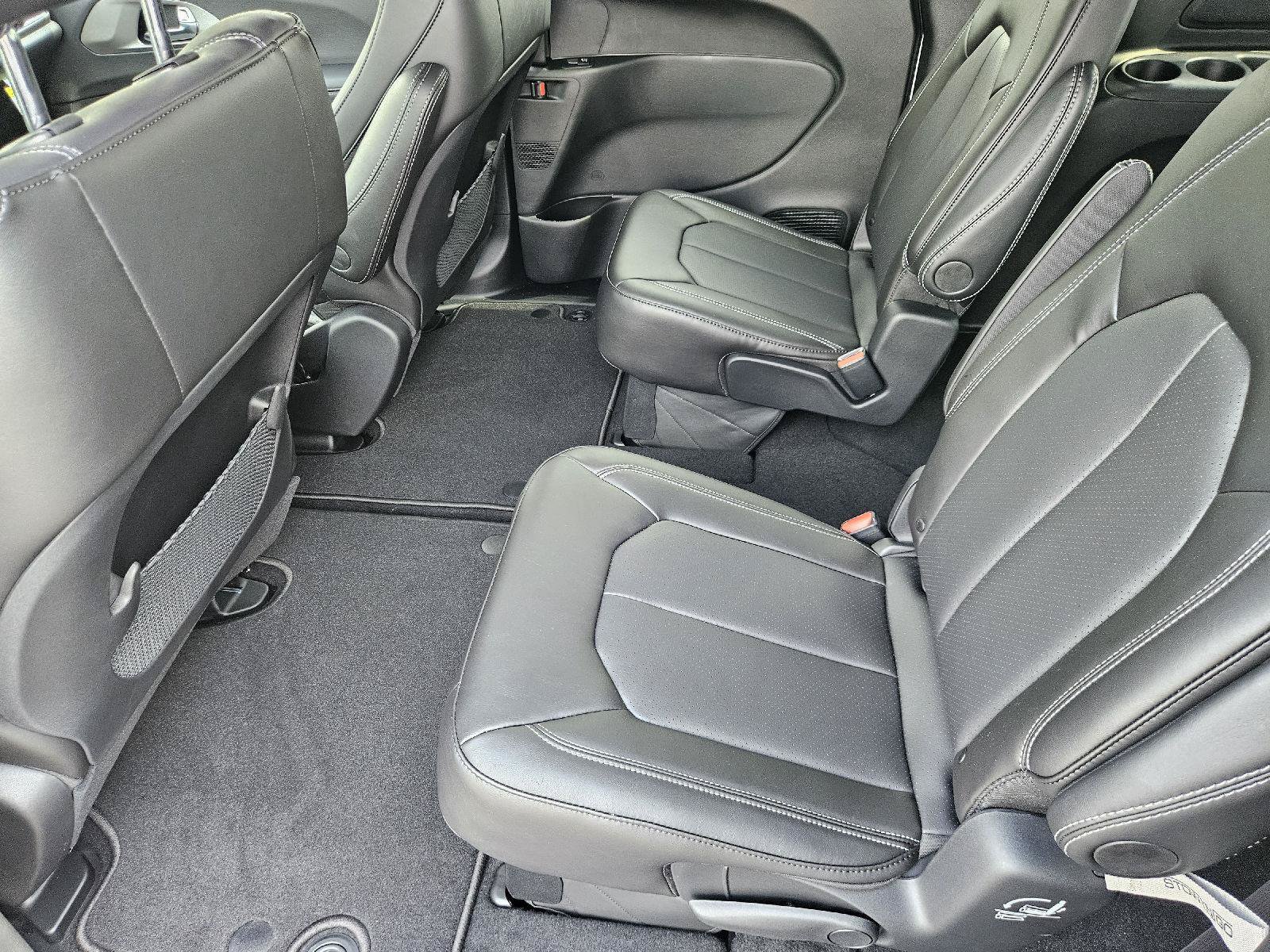 New 2027 Chrysler Pacifica LX FWD image 22