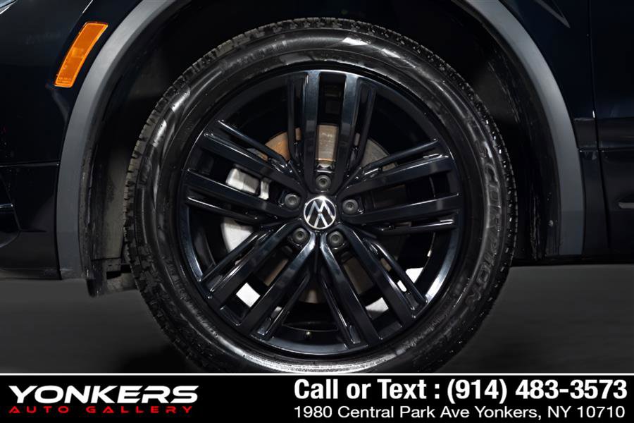 Used 2022 Volkswagen Tiguan SE R-Line AWD/4WD image 26