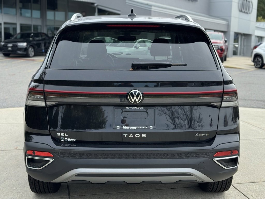 New 2025 Volkswagen Taos SEL image 10