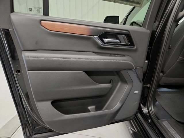 Used 2025 GMC Yukon XL Denali AWD/4WD image 24