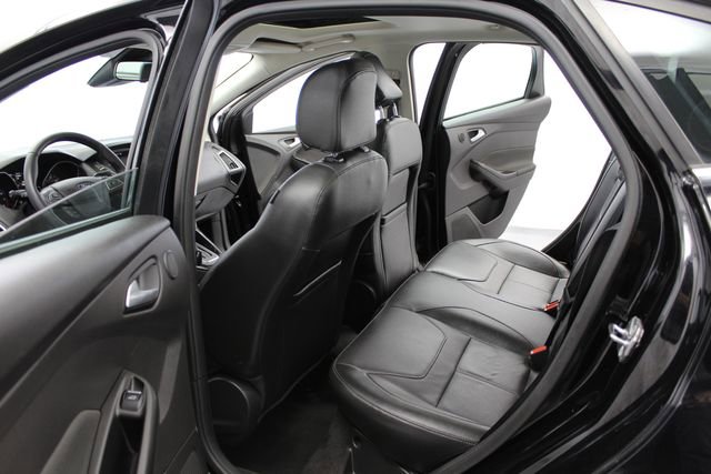 Used 2018 Ford Focus Titanium w/ Titanium Technology Package FWD image 25