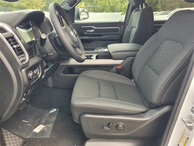 New 2026 RAM 1500 4x4 Crew Cab image 5