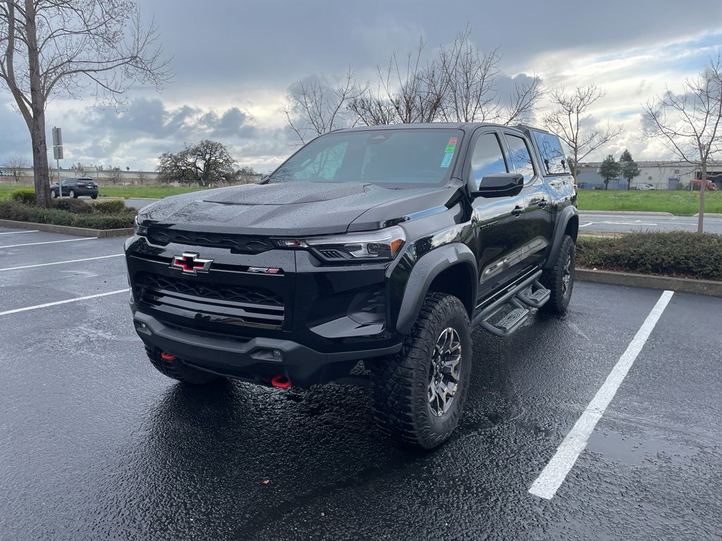 Used 2024 Chevrolet Colorado ZR2 w/ ZR2 Convenience Package III image 8