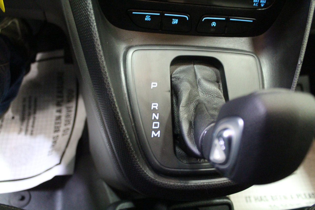 Used 2019 Ford Transit Connect XLT image 15