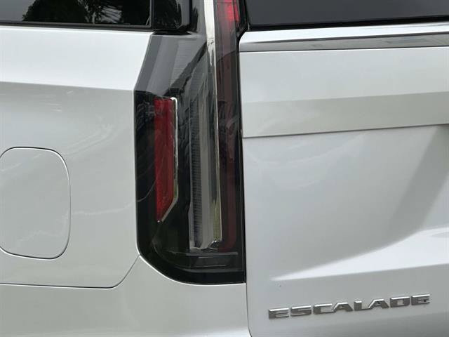 Used 2021 Cadillac Escalade Luxury AWD/4WD image 30