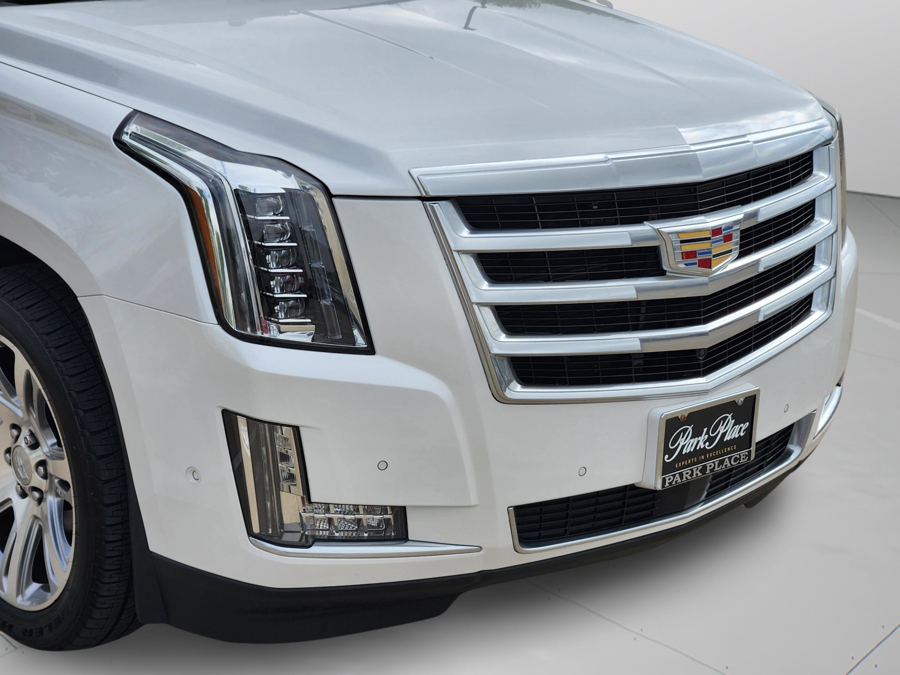 Used 2018 Cadillac Escalade ESV Premium Luxury AWD/4WD image 39
