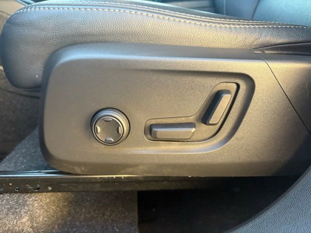 Used 2021 Volvo XC40 T4 Momentum w/ Protection Package Premier image 21