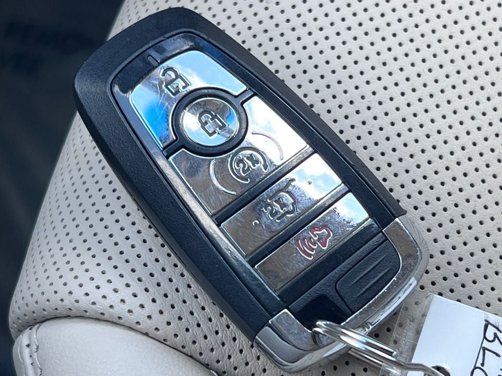 Used 2020 Lincoln Nautilus Reserve AWD/4WD image 30